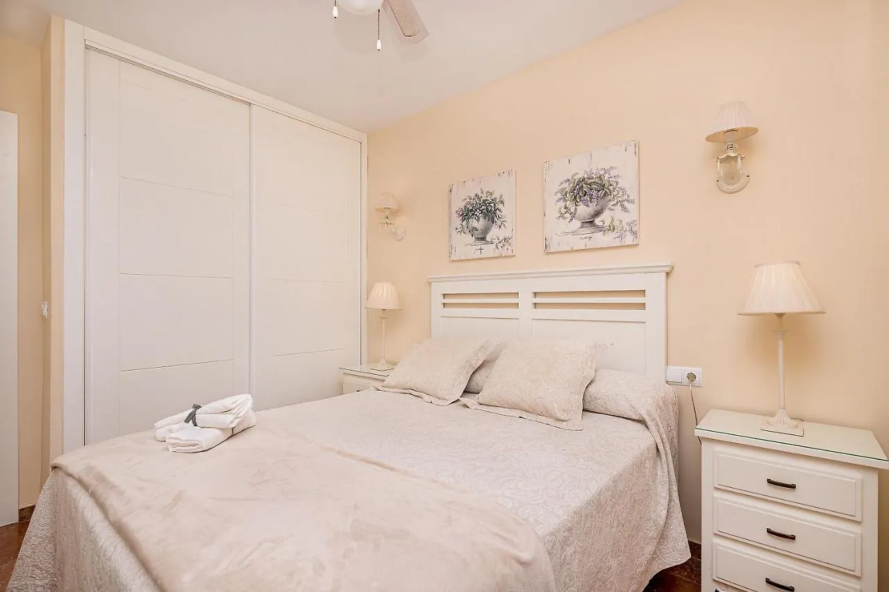 Bhost - The King Apartment Fuengirola