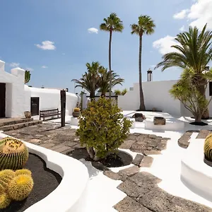 las-prgolas-villa-rural-apartment-puerto-calero.in-canary-islands.com/