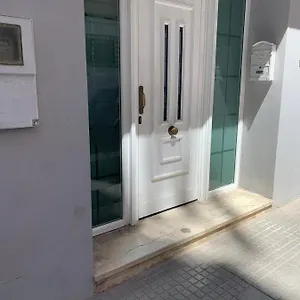 mooi-en-erg-ruim-appartement-met-een-openhaard.hotelsinnerja.org/